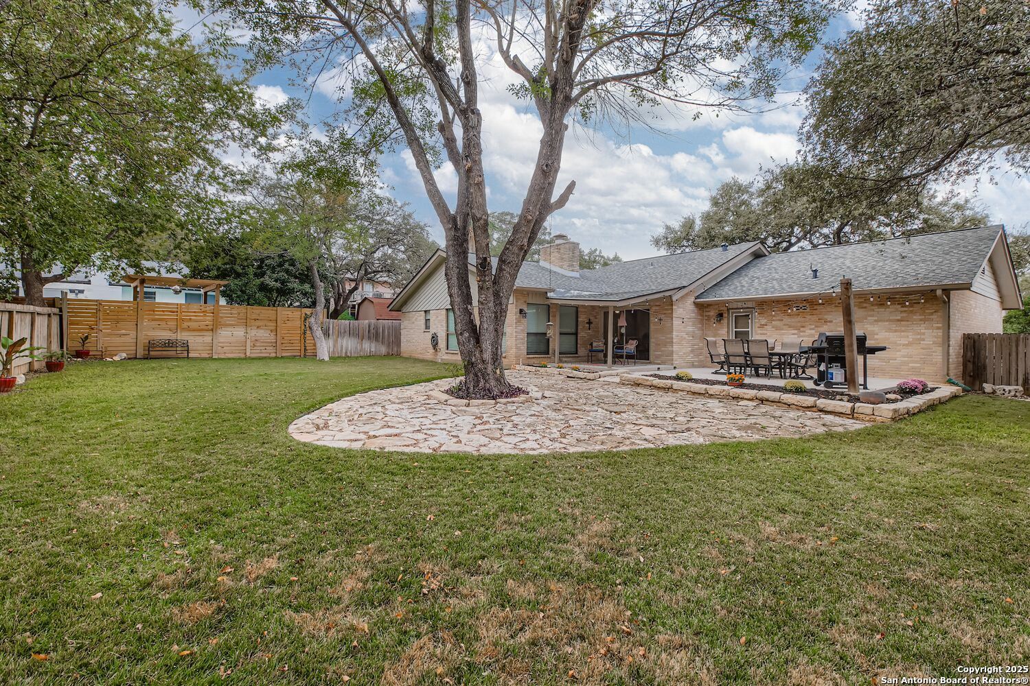 2610 Shadow Cliff Street