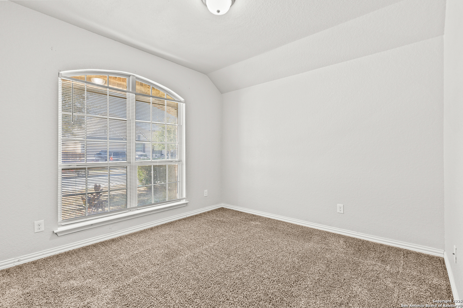 14118 Saratoga Pass