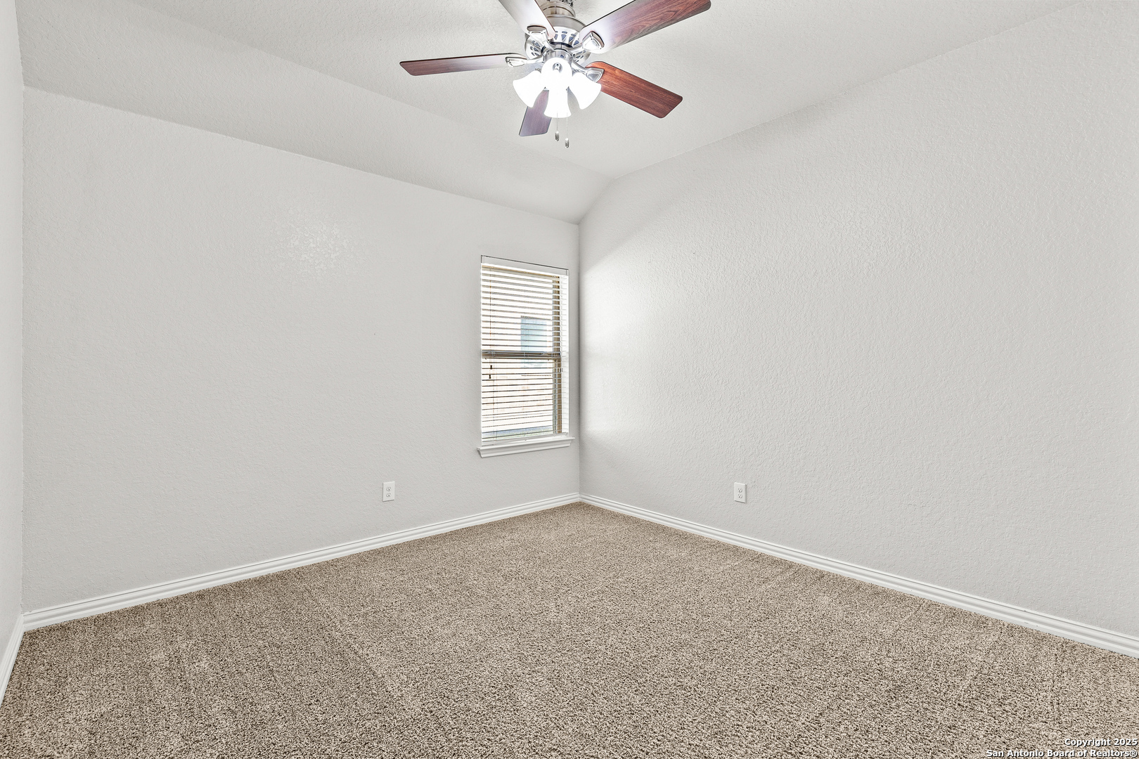 14118 Saratoga Pass