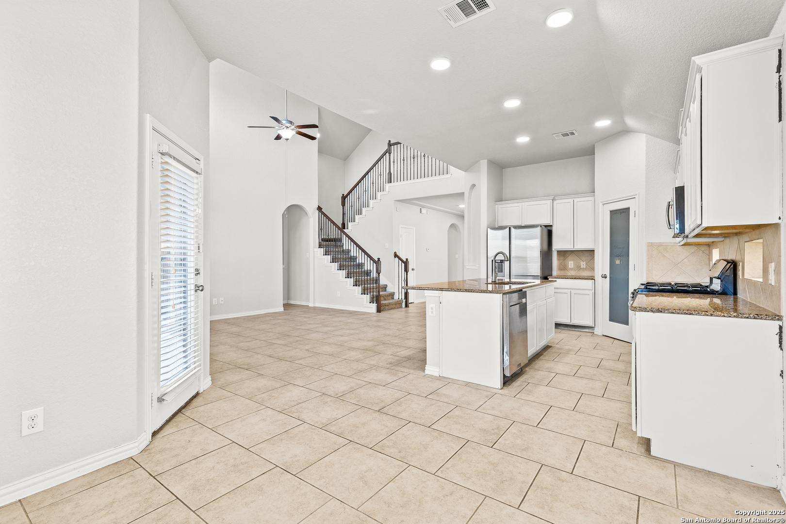 14118 Saratoga Pass