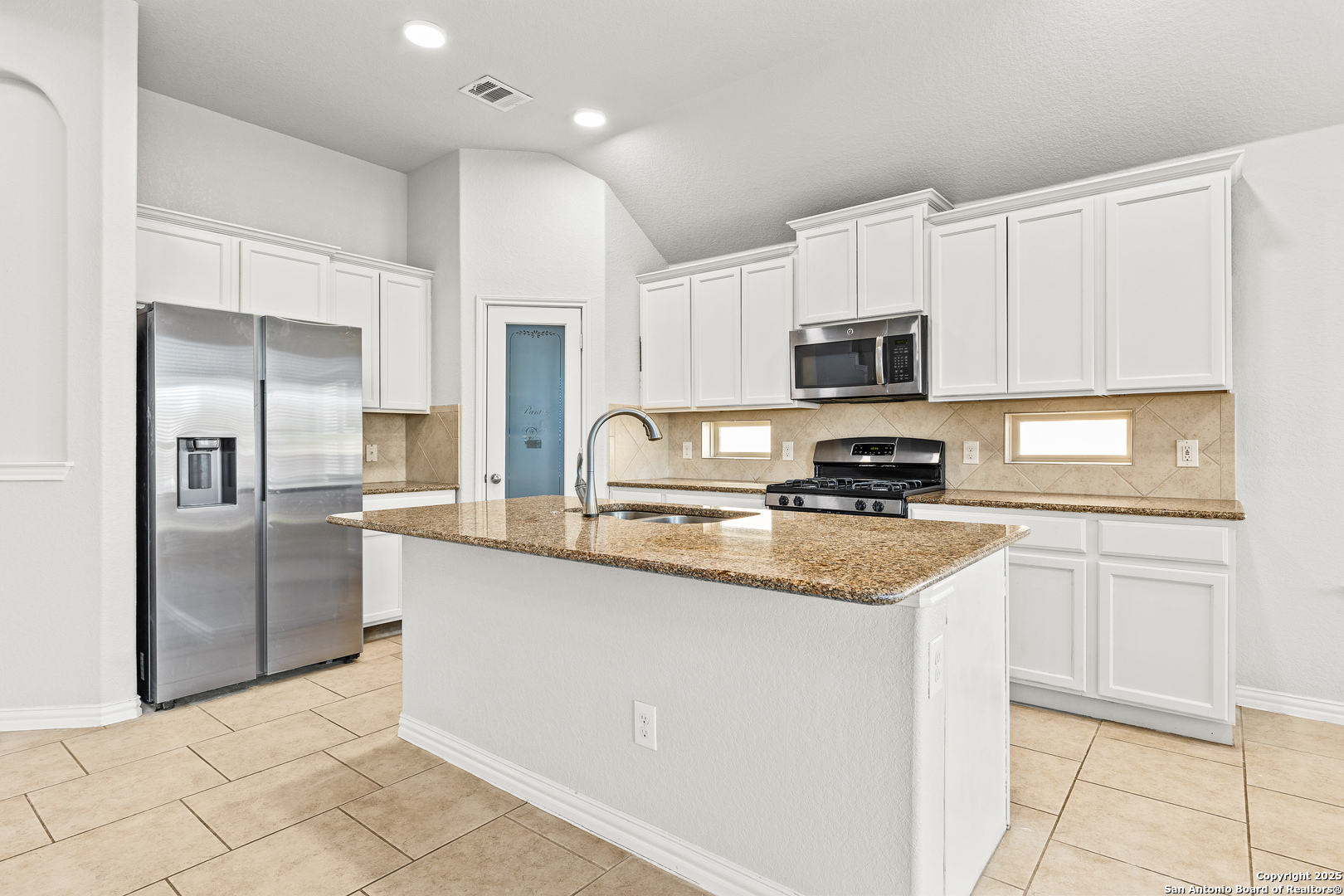 14118 Saratoga Pass
