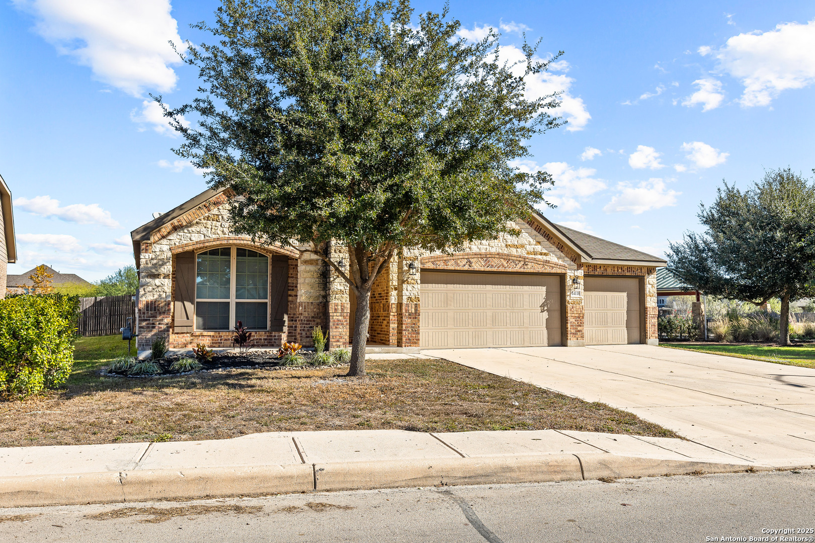 14118 Saratoga Pass