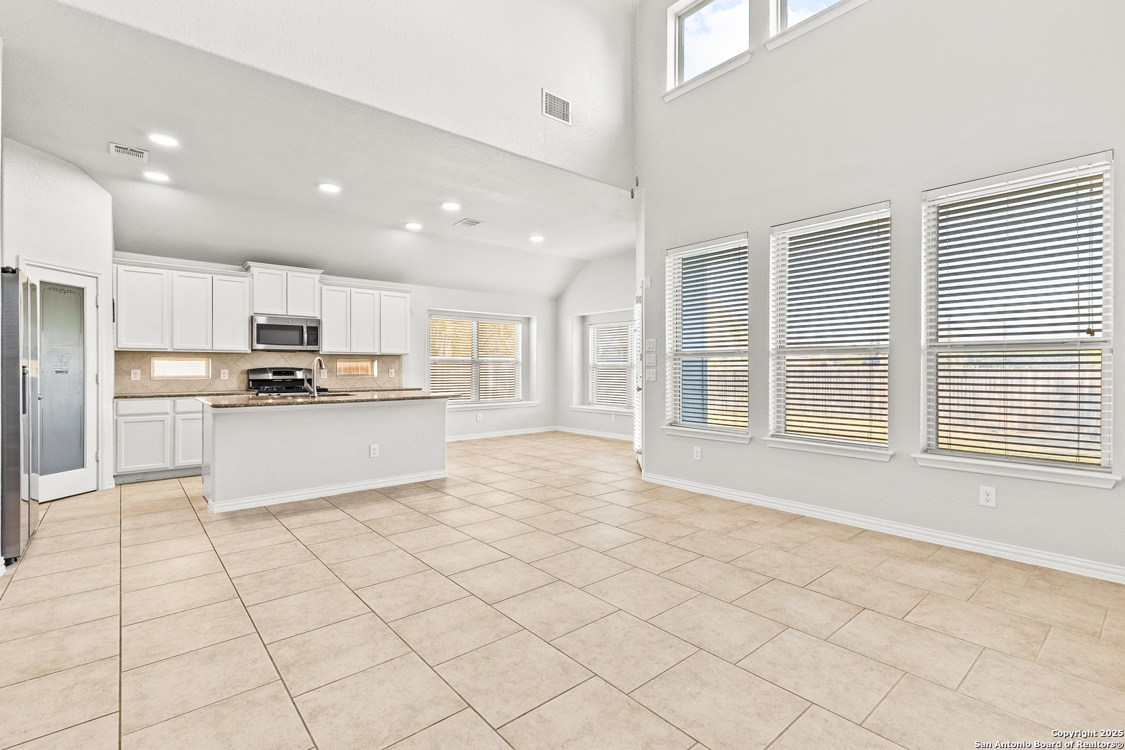 14118 Saratoga Pass
