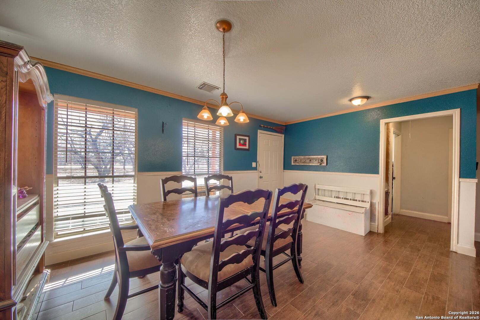200 Meadowview