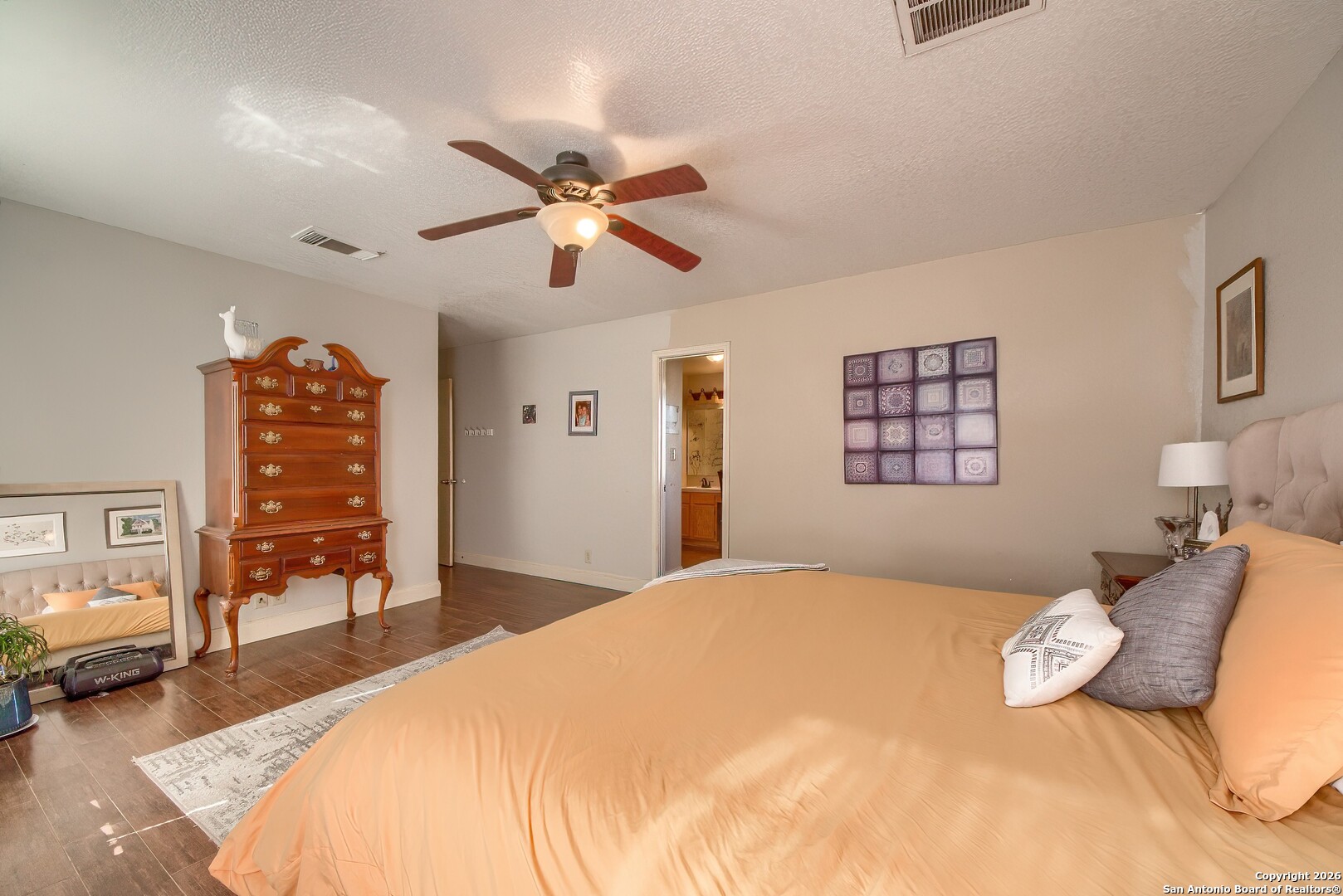 200 Meadowview