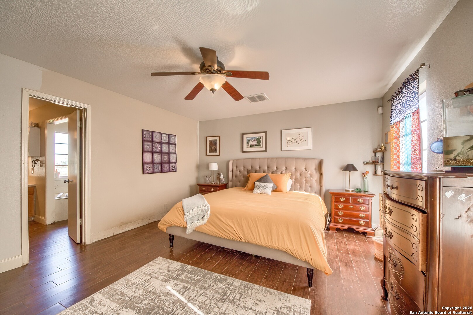 200 Meadowview