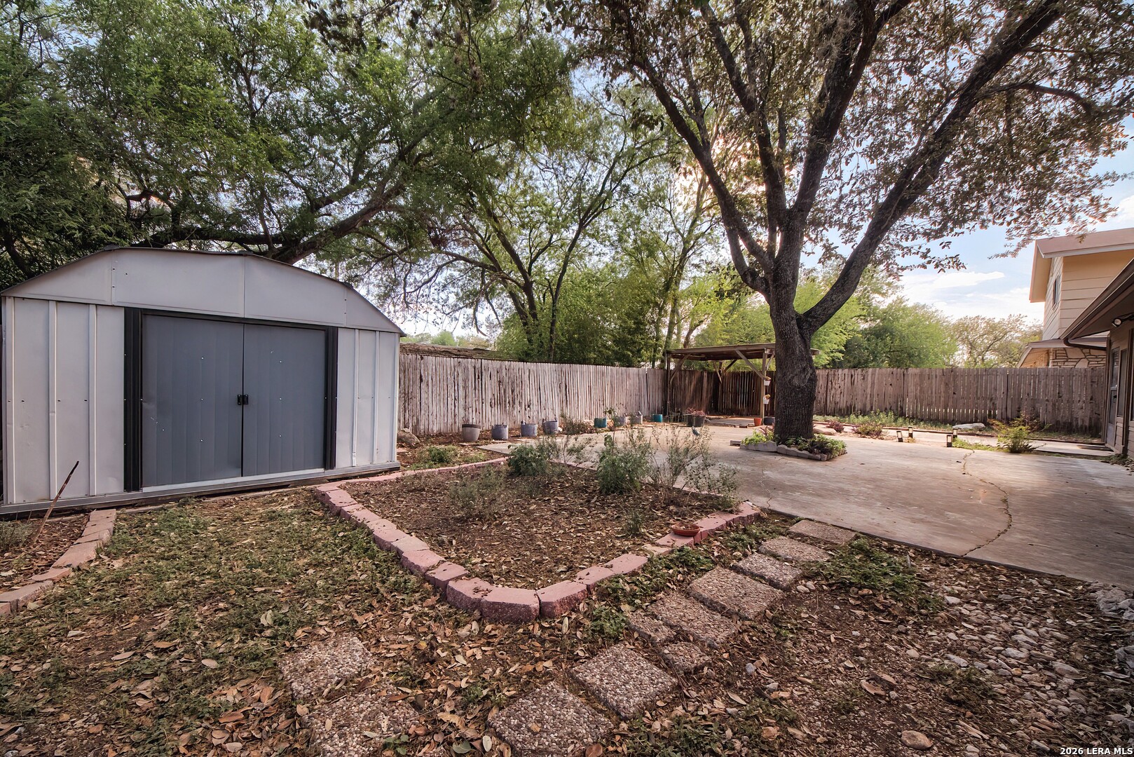 8222 Dawnwood