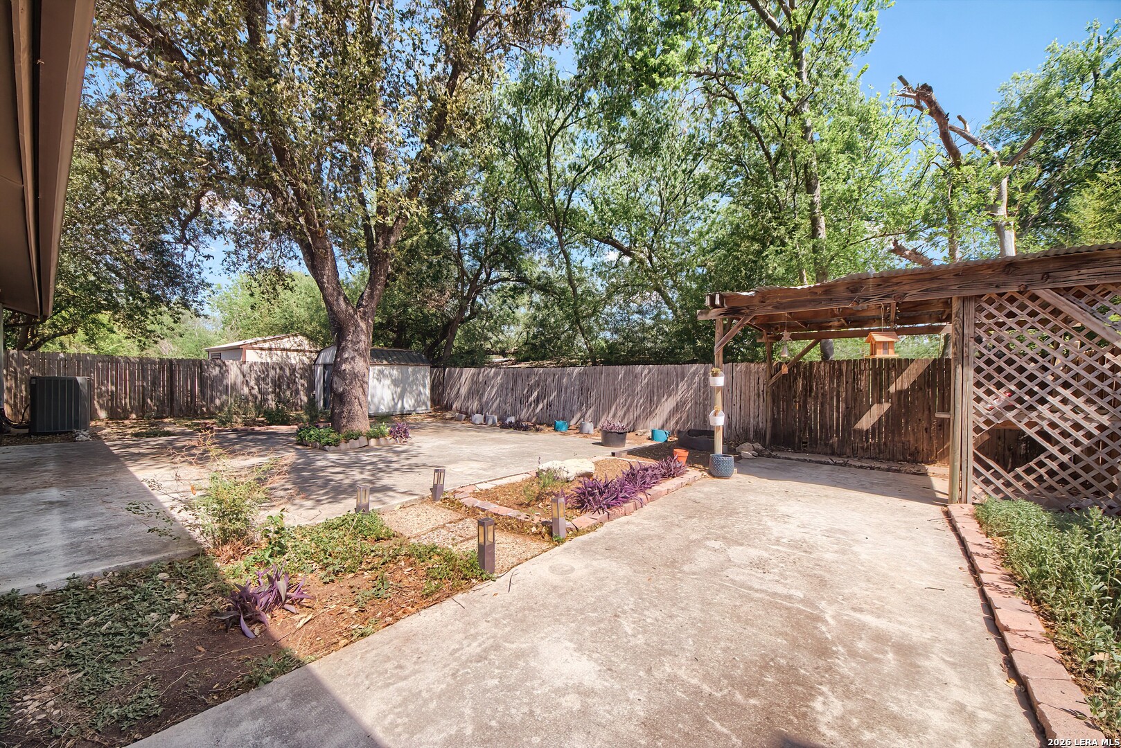 8222 Dawnwood