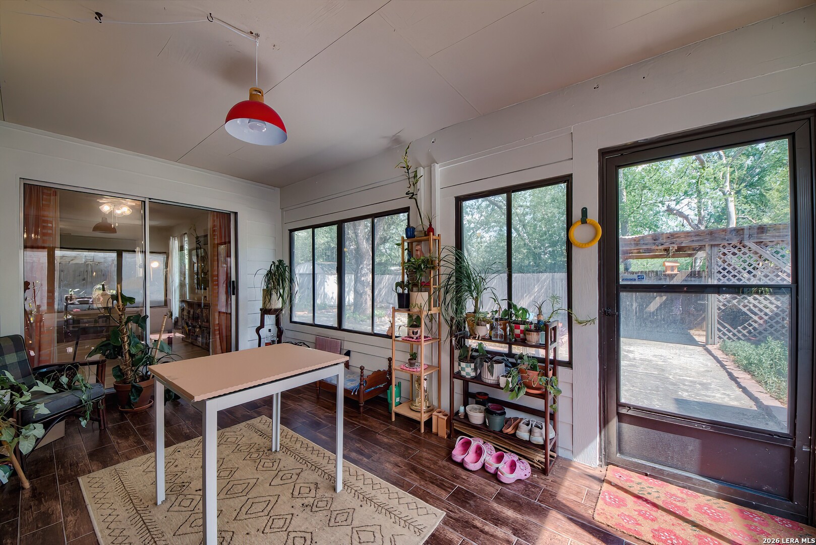 8222 Dawnwood