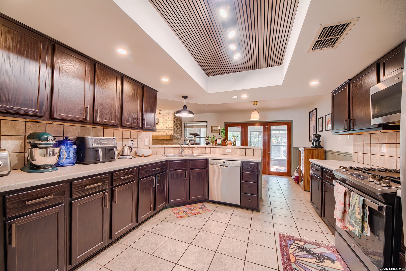 8222 Dawnwood