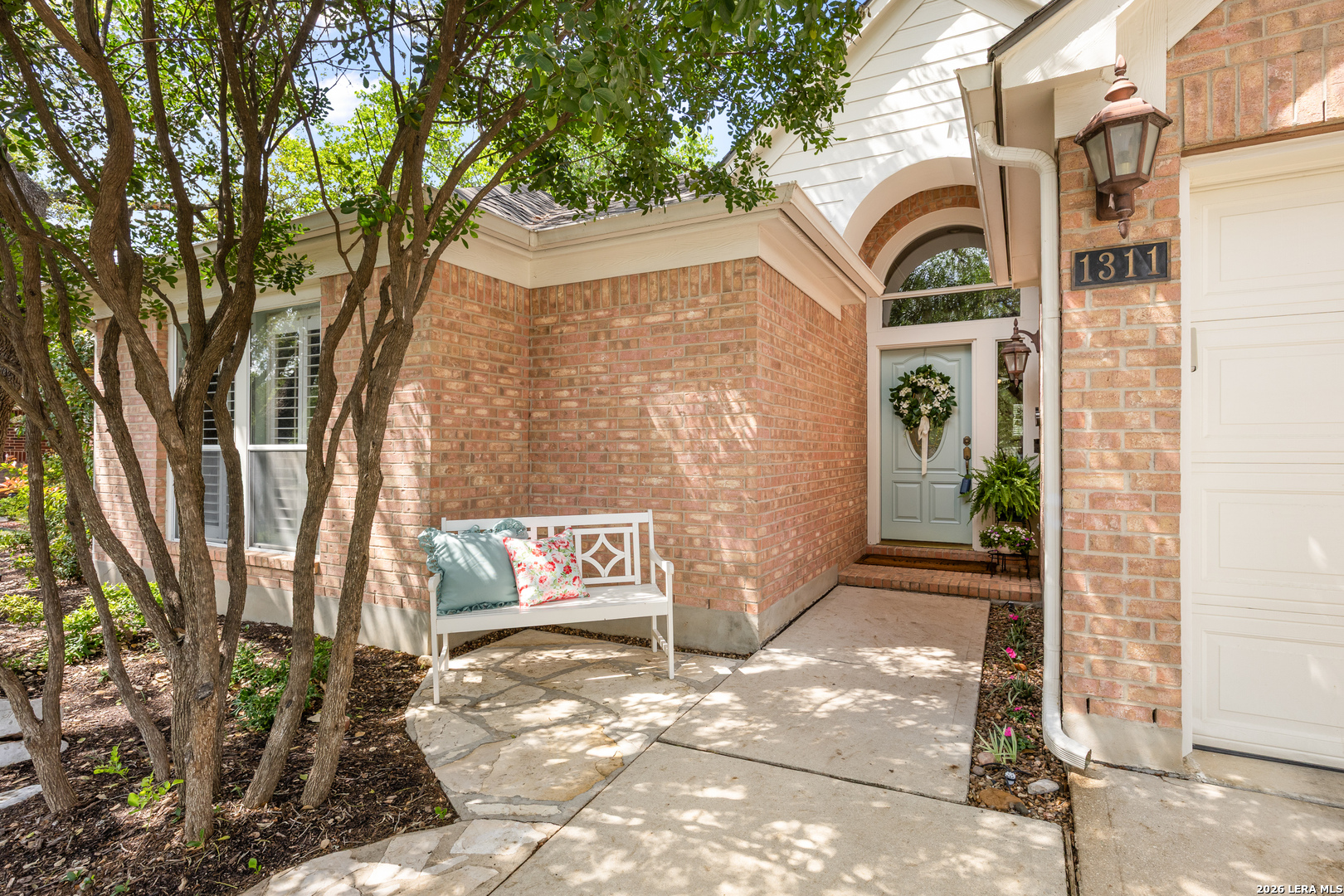 1311 Belclaire