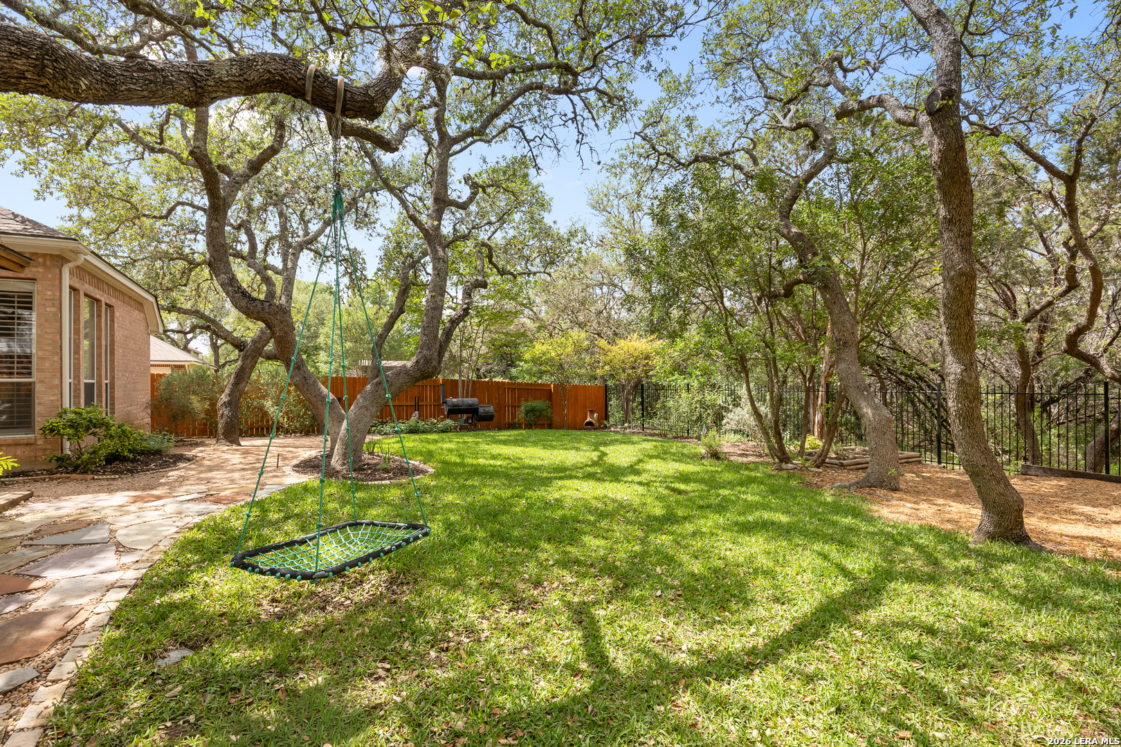 1311 Belclaire