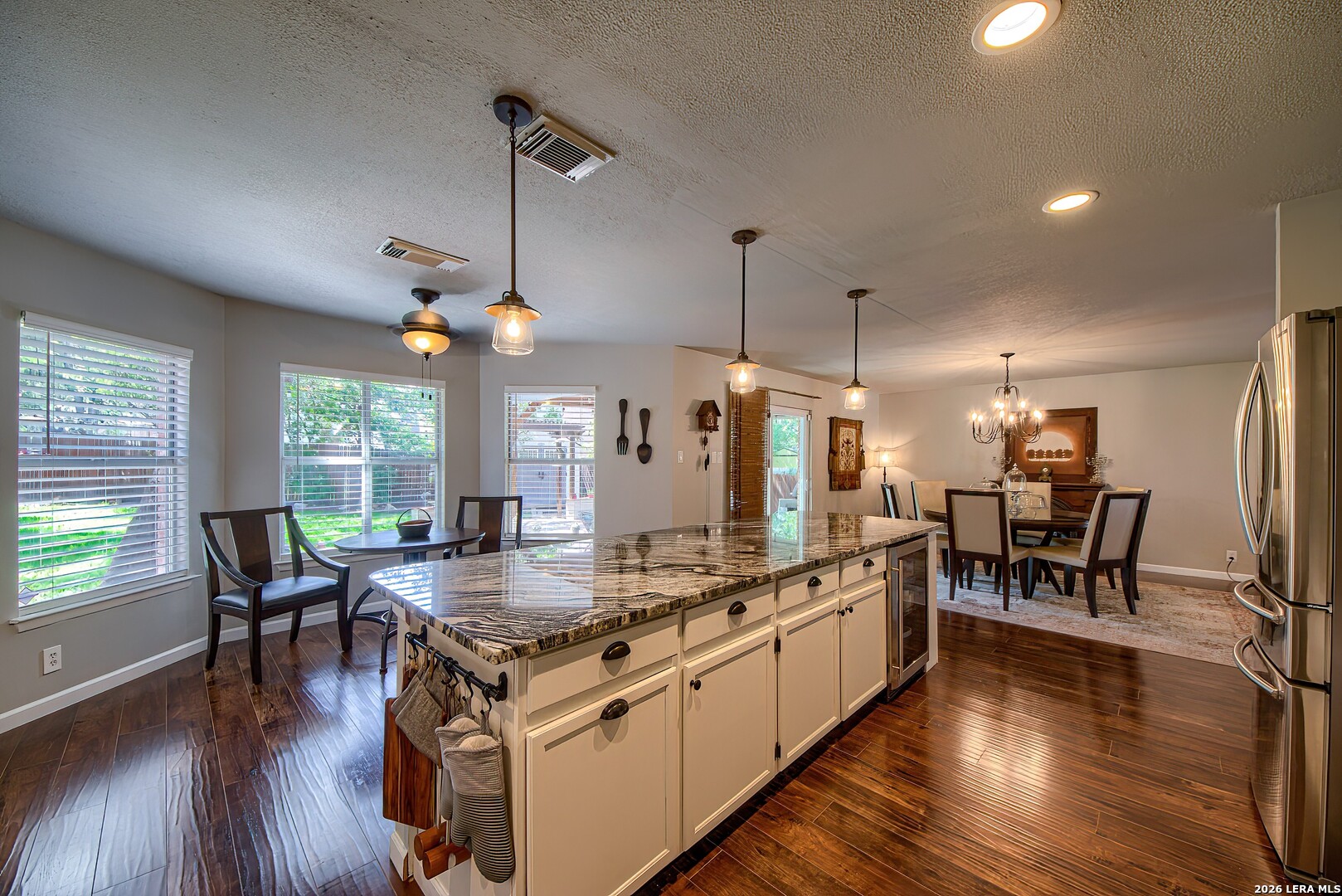 2422 Thrasher Oak