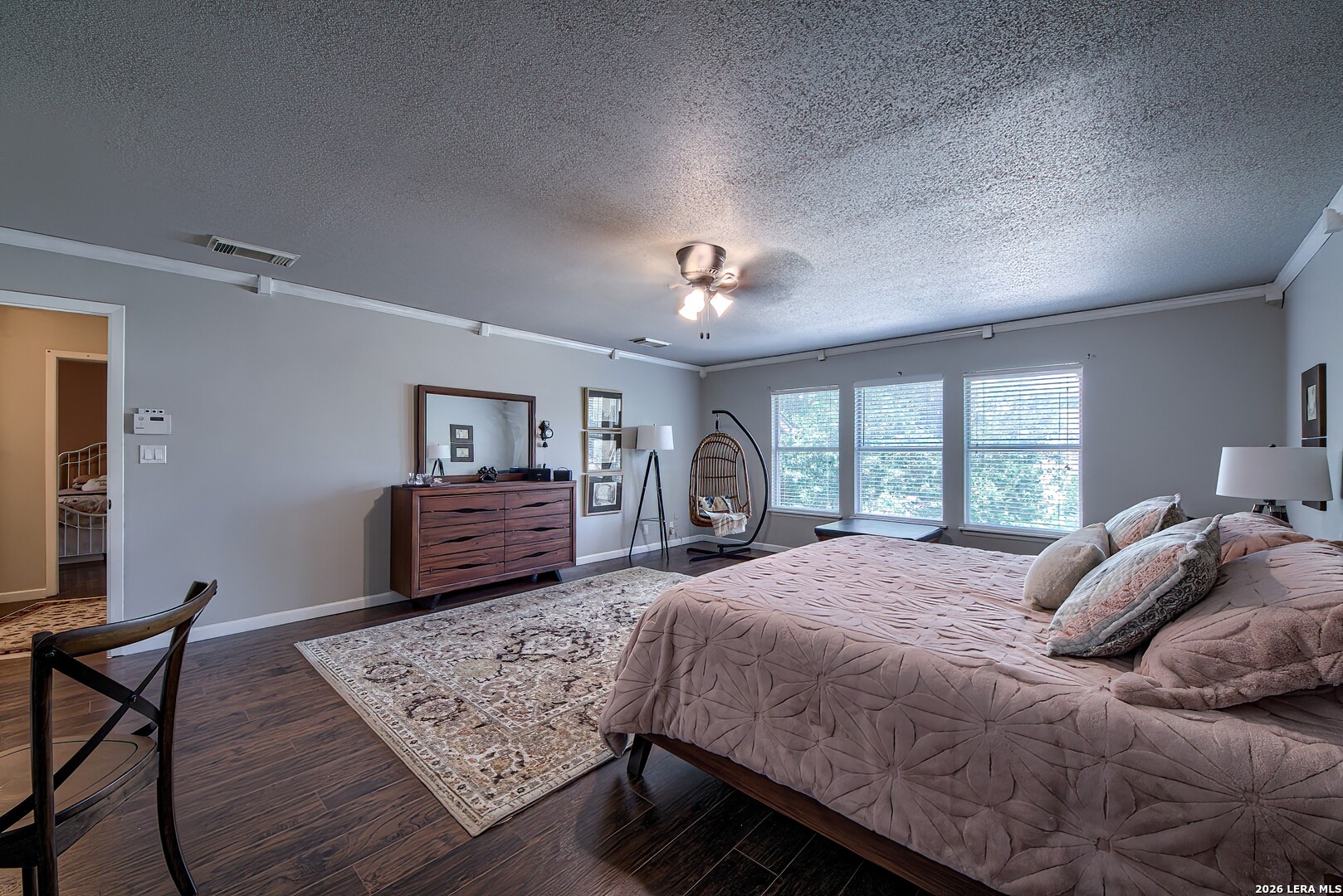 2422 Thrasher Oak
