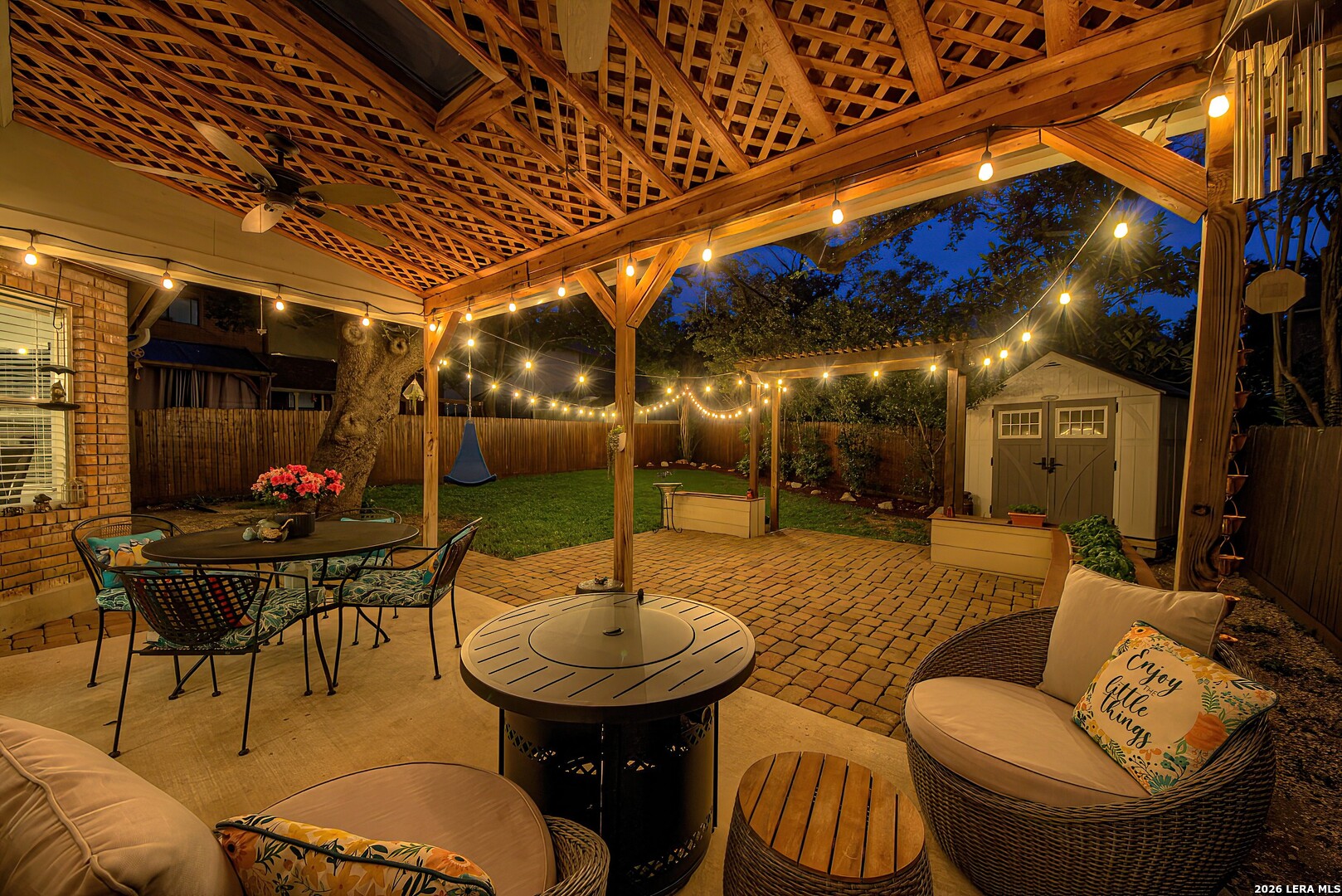 2422 Thrasher Oak