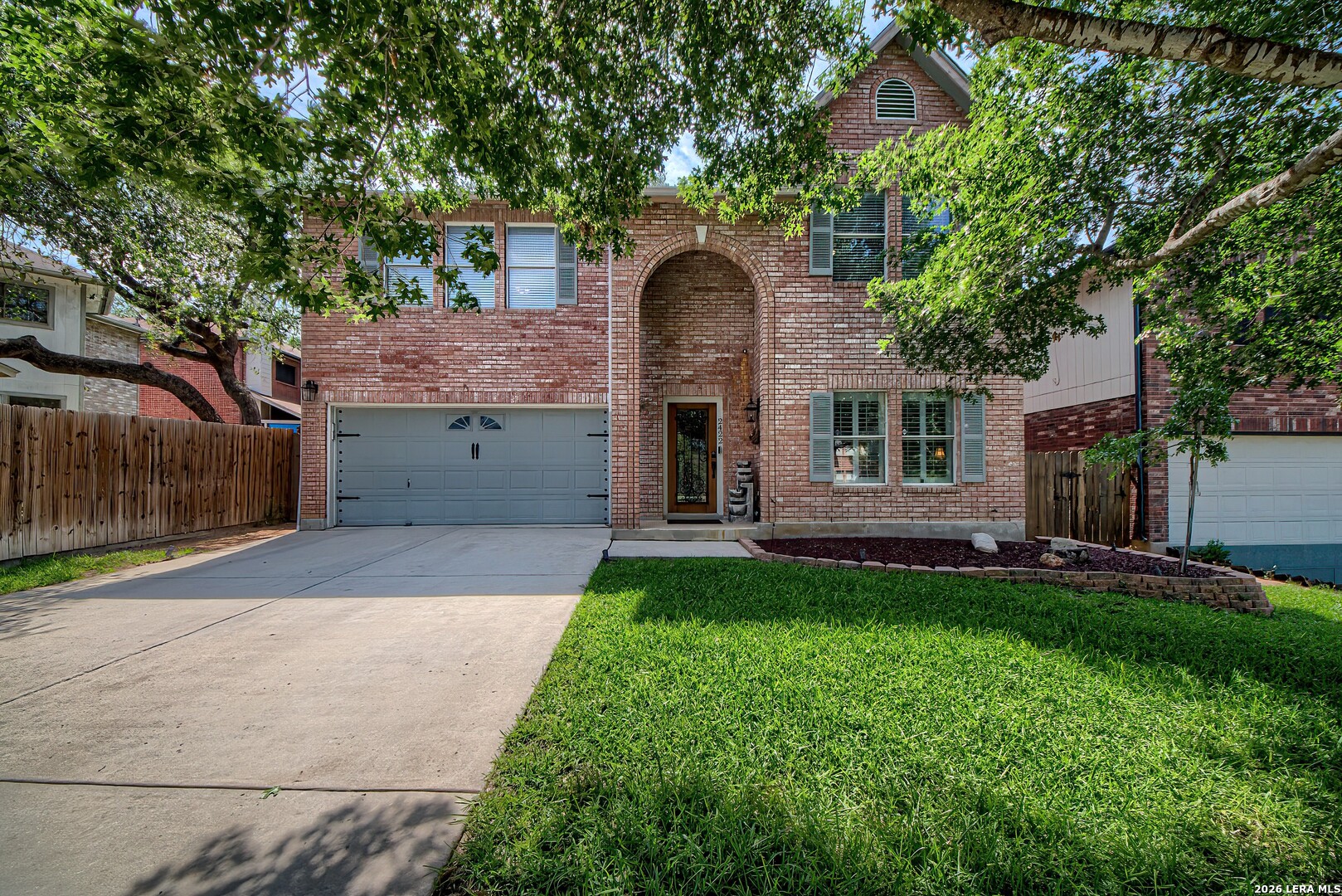 2422 Thrasher Oak