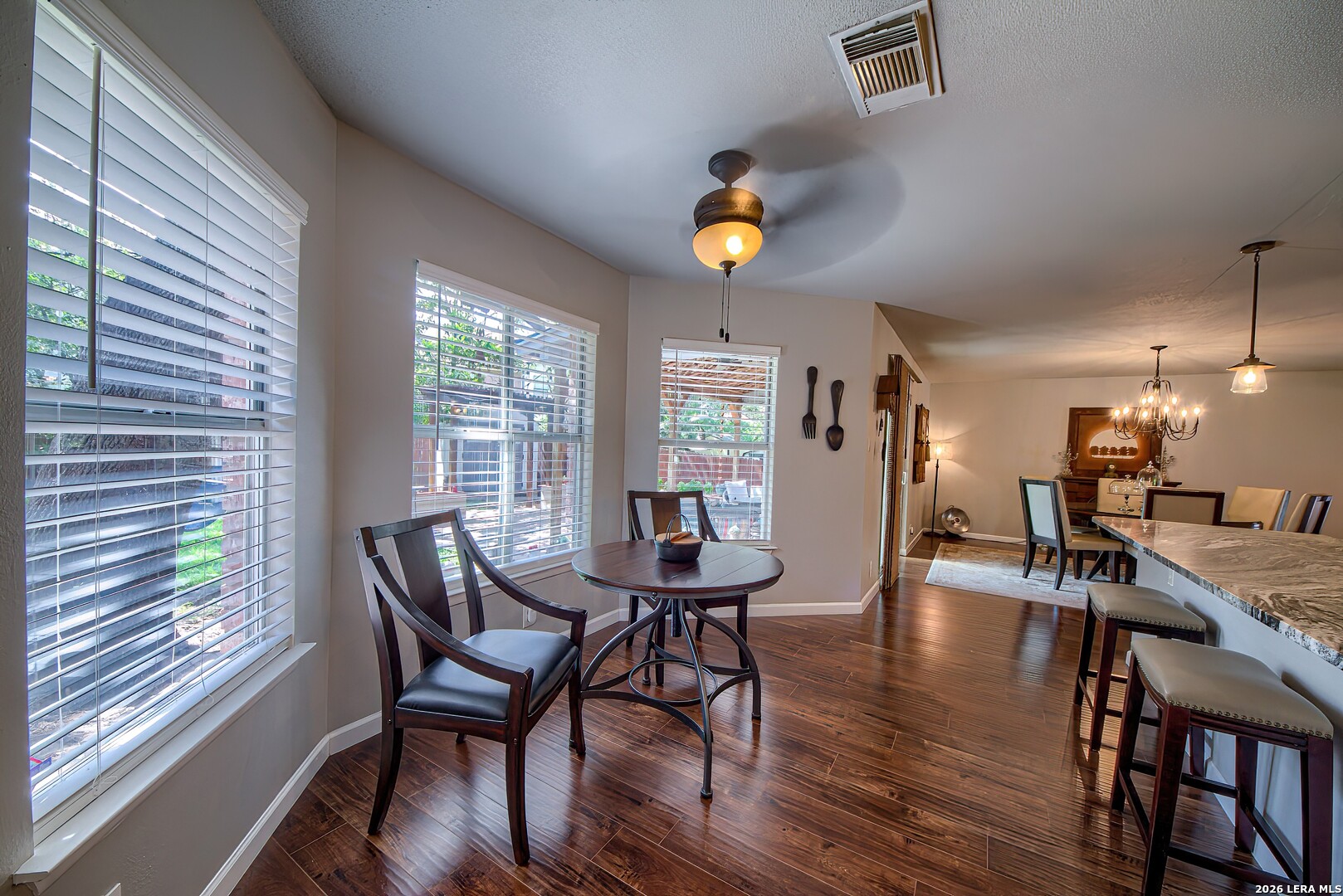 2422 Thrasher Oak