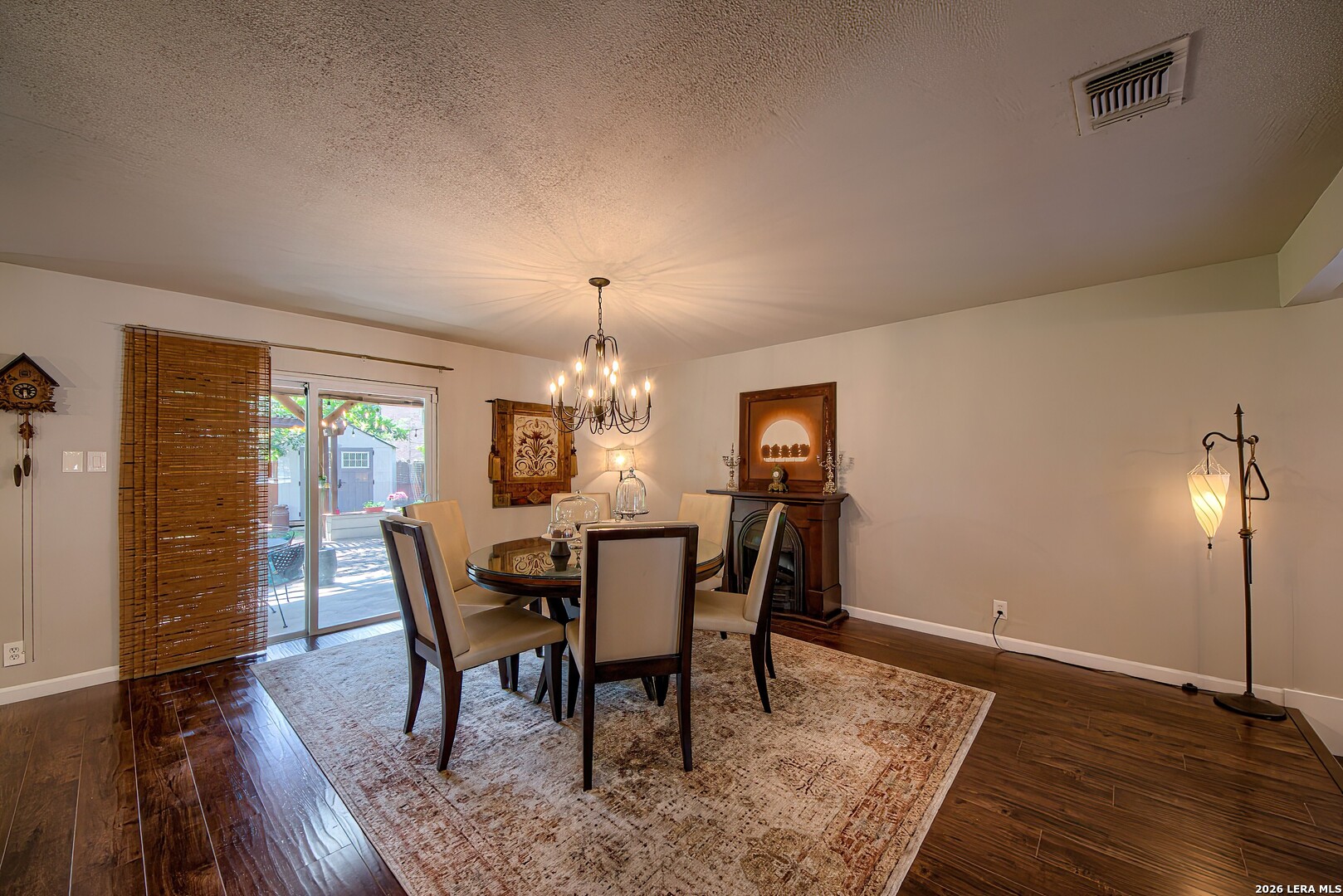 2422 Thrasher Oak