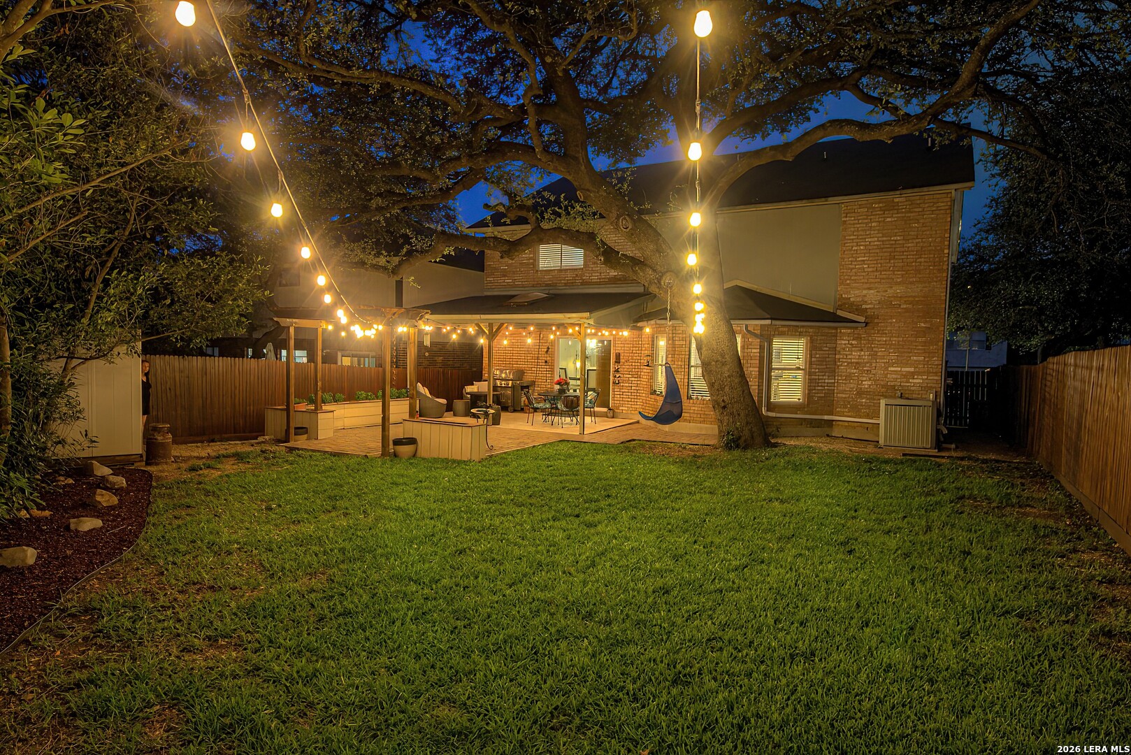 2422 Thrasher Oak