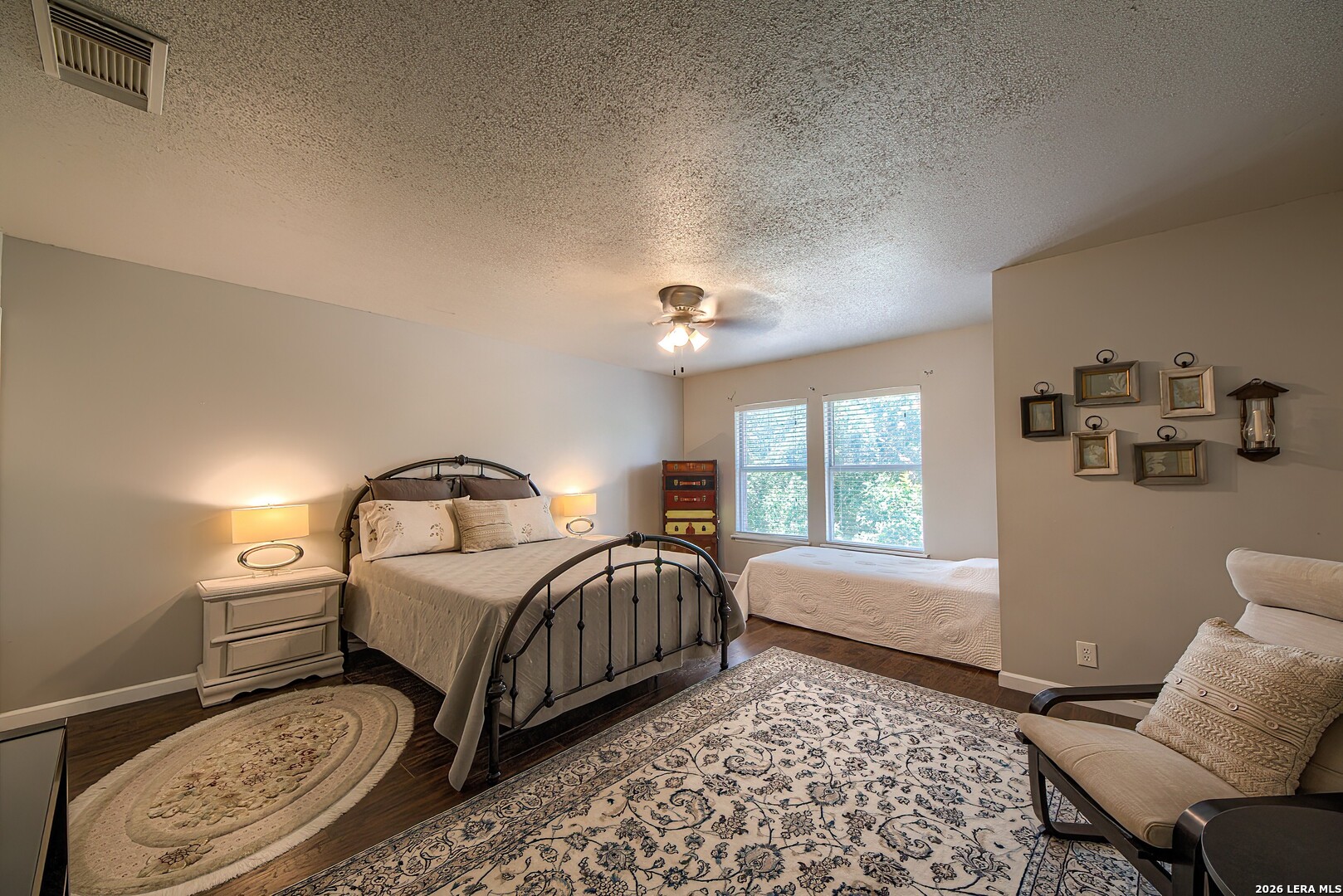 2422 Thrasher Oak