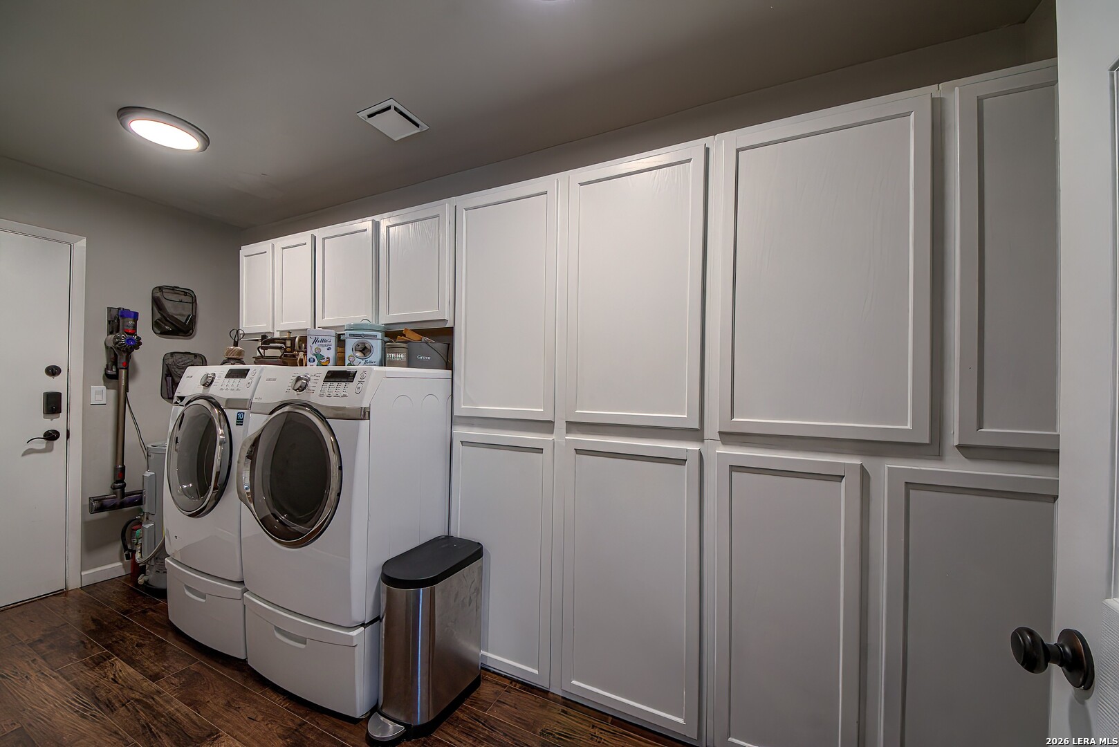 2422 Thrasher Oak