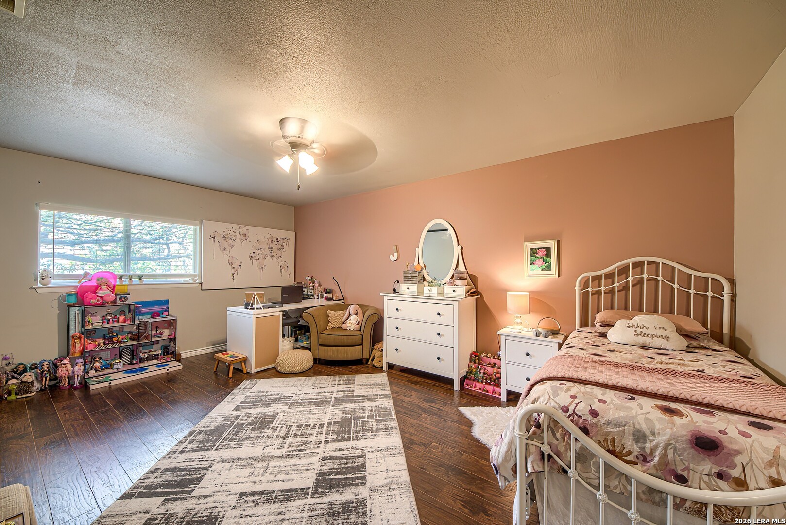 2422 Thrasher Oak