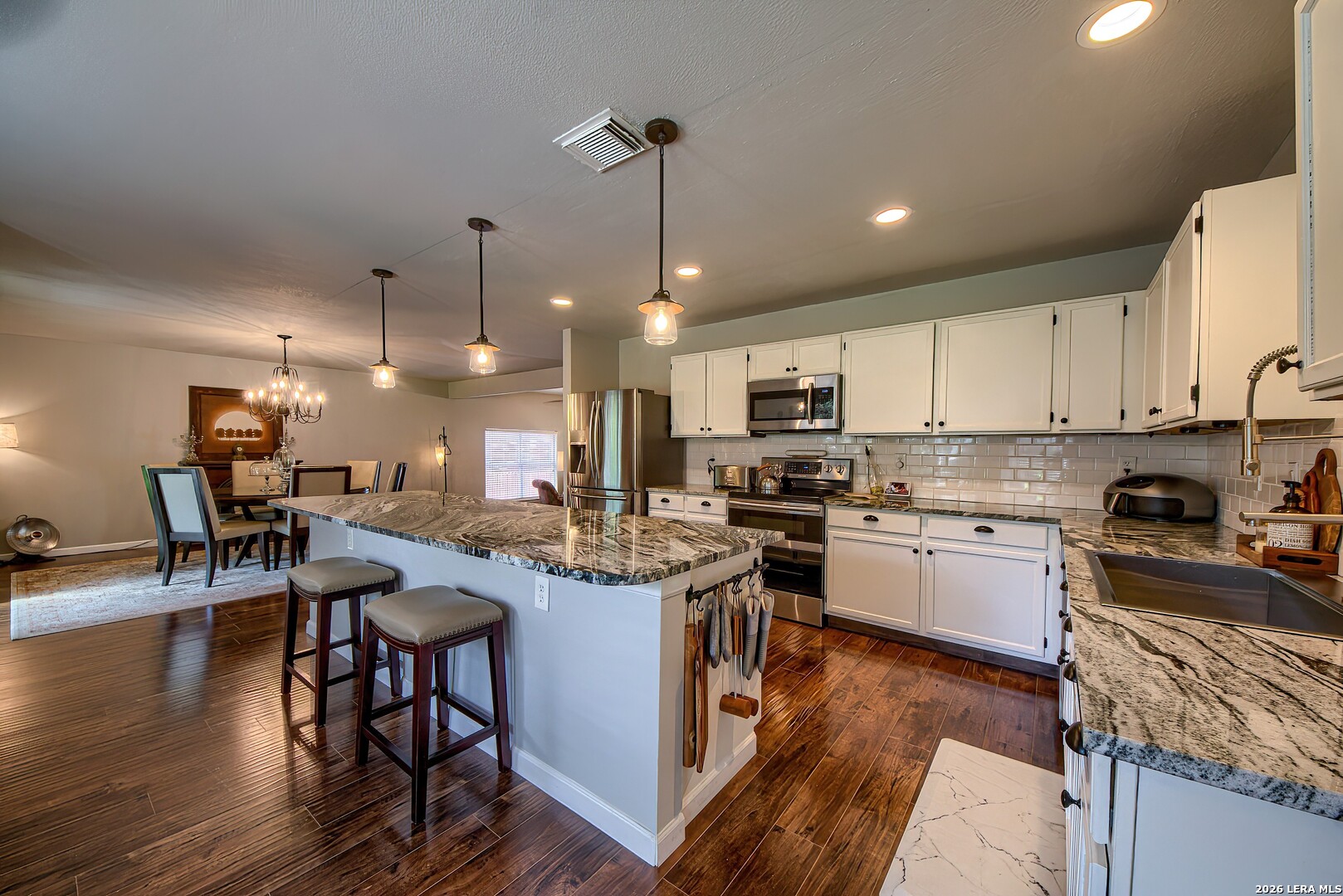 2422 Thrasher Oak