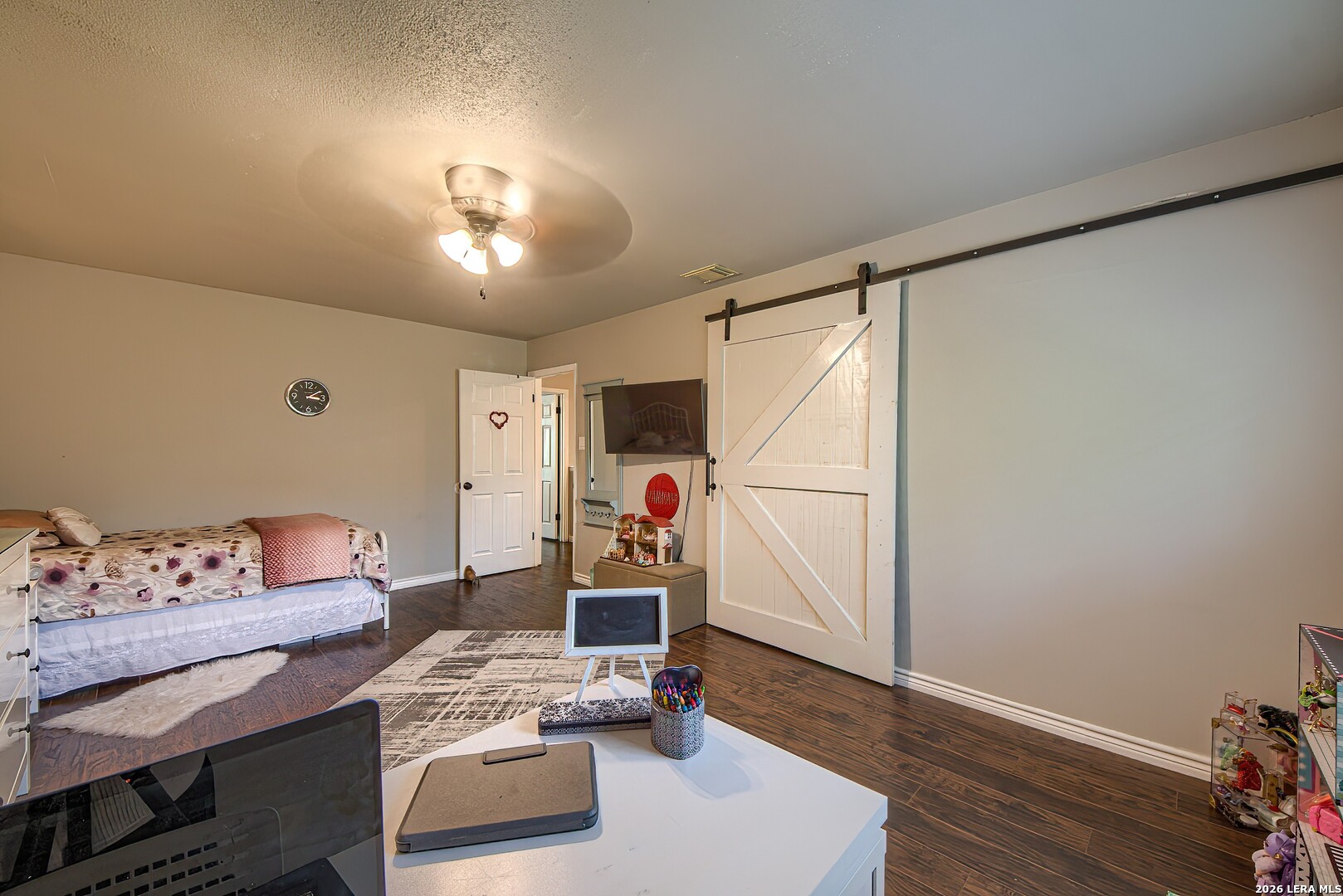 2422 Thrasher Oak
