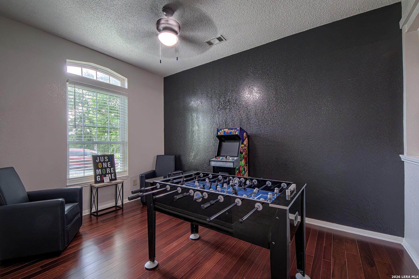 105 SKY COUNTRY DR