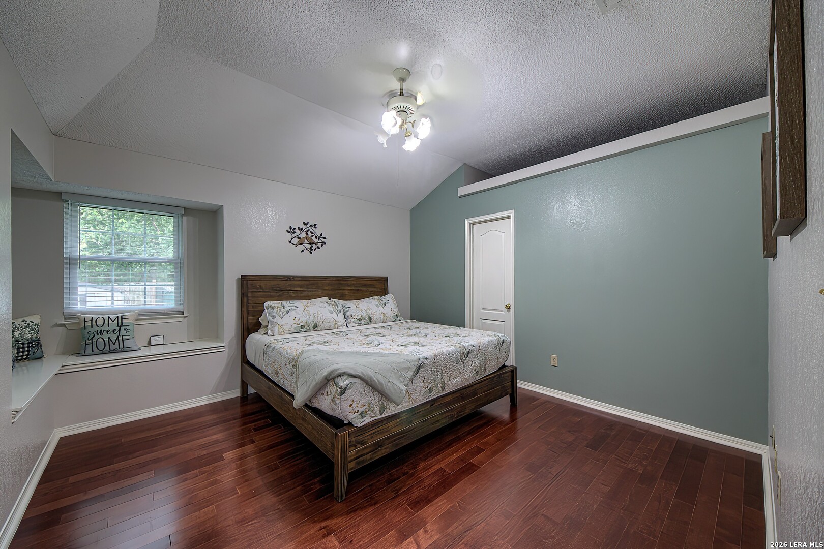 105 SKY COUNTRY DR