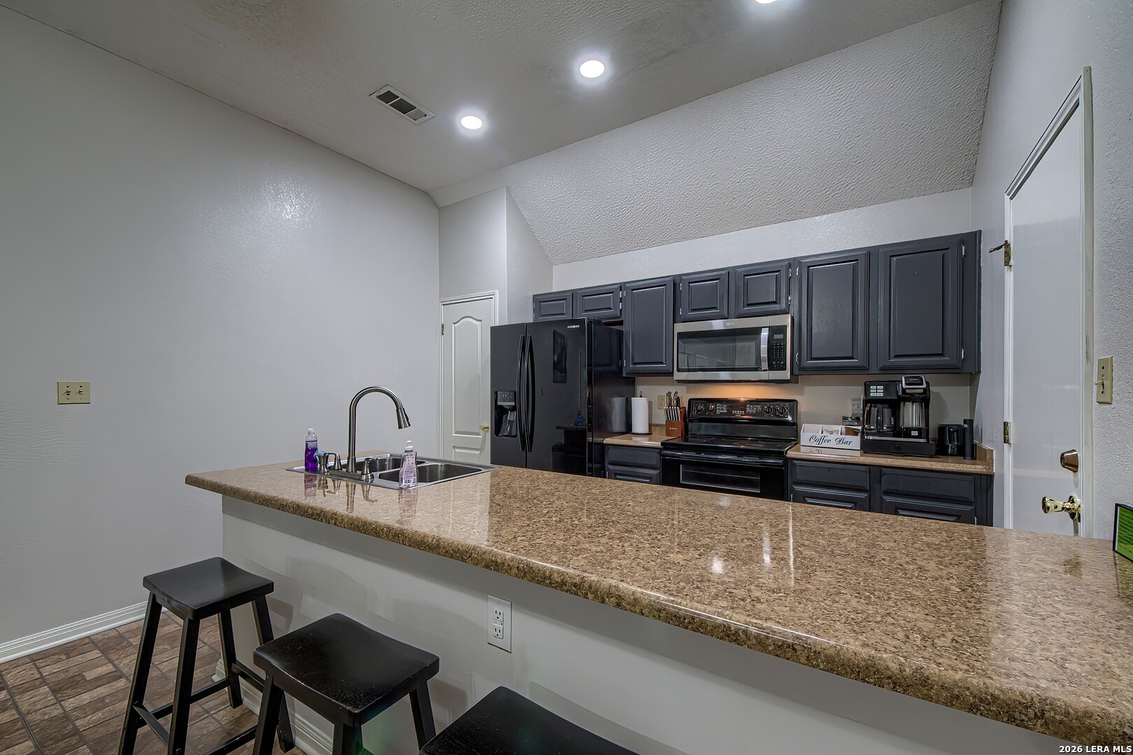 105 SKY COUNTRY DR
