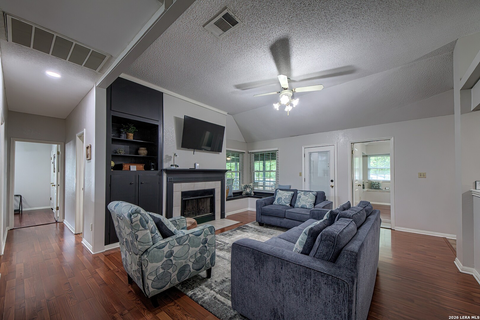 105 SKY COUNTRY DR