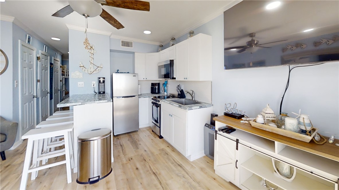 3938 Surfside Blvd 2205