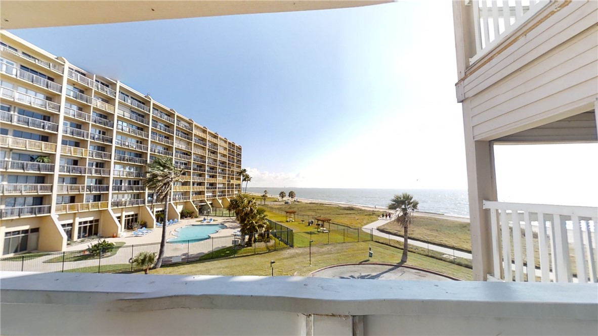 3938 Surfside Blvd 3209