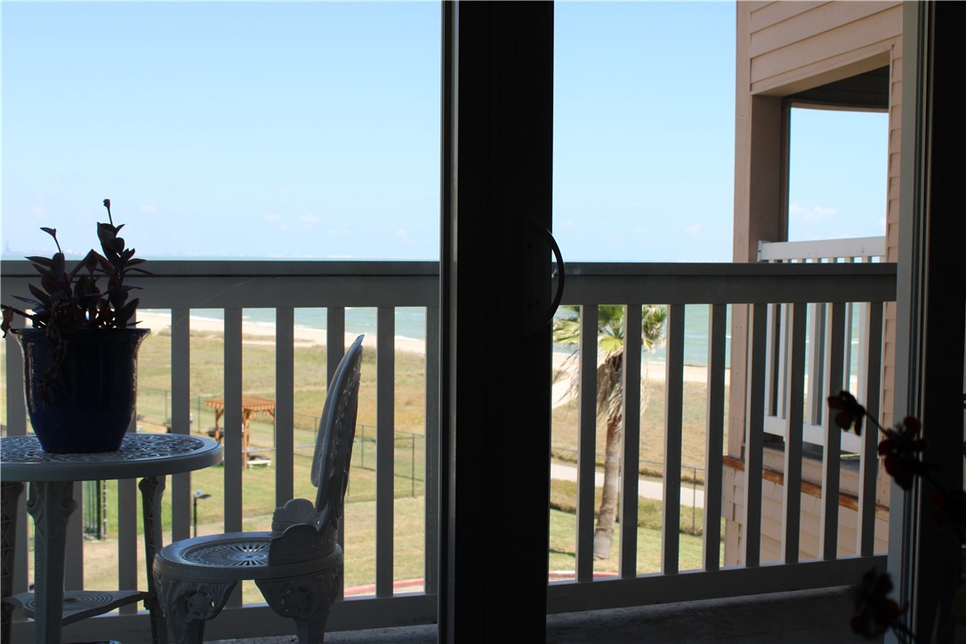 3938 Surfside Blvd 3209