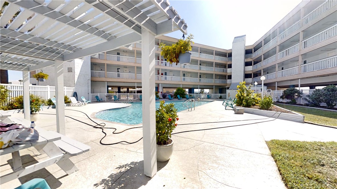 3938 Surfside Blvd 3209