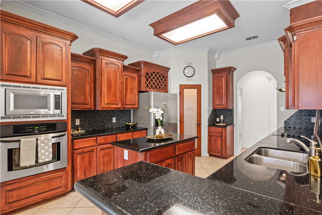 6825 ISLAND PARK