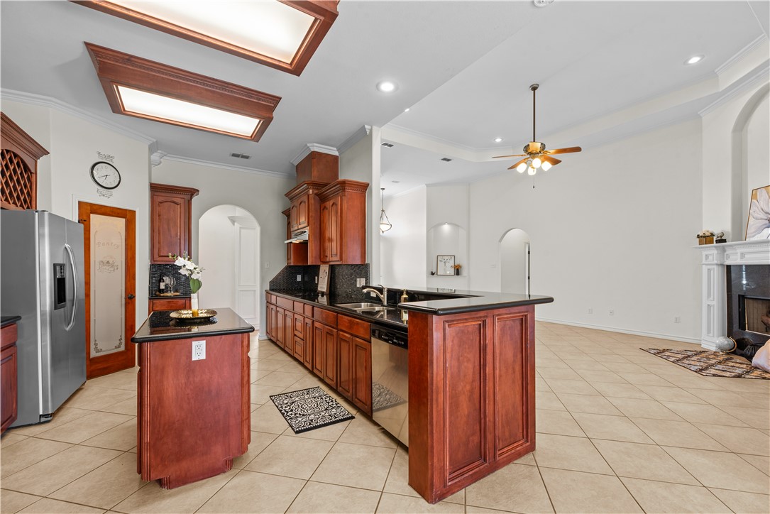 6825 ISLAND PARK