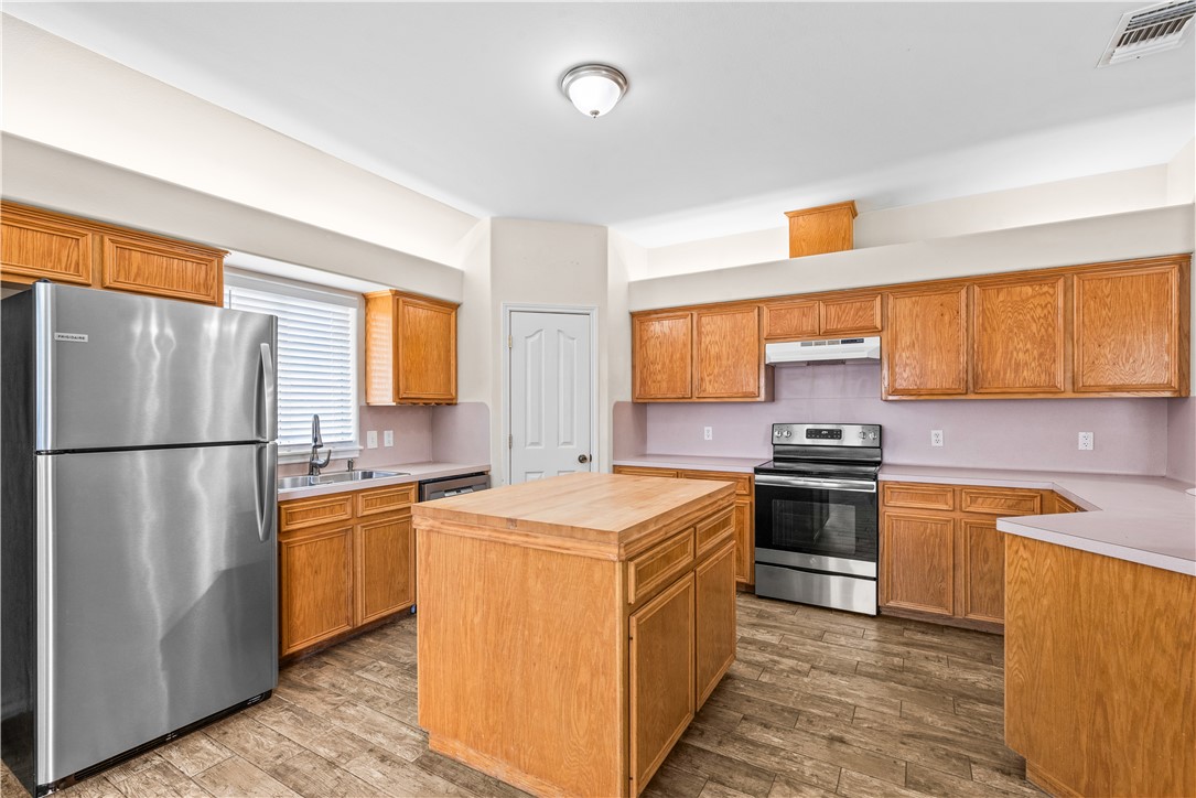 7702 Yoakum Circ