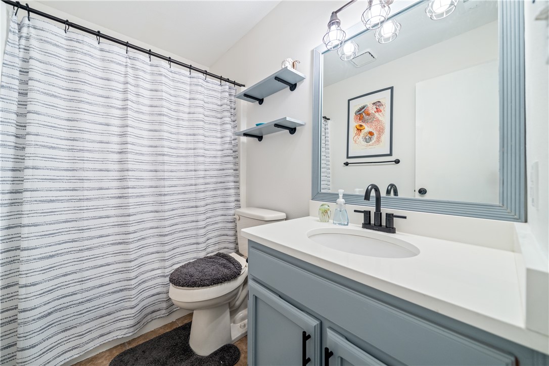 1818 Rodd Field Road J-5