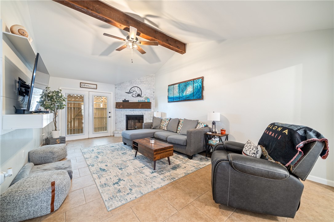 1818 Rodd Field Road J-5