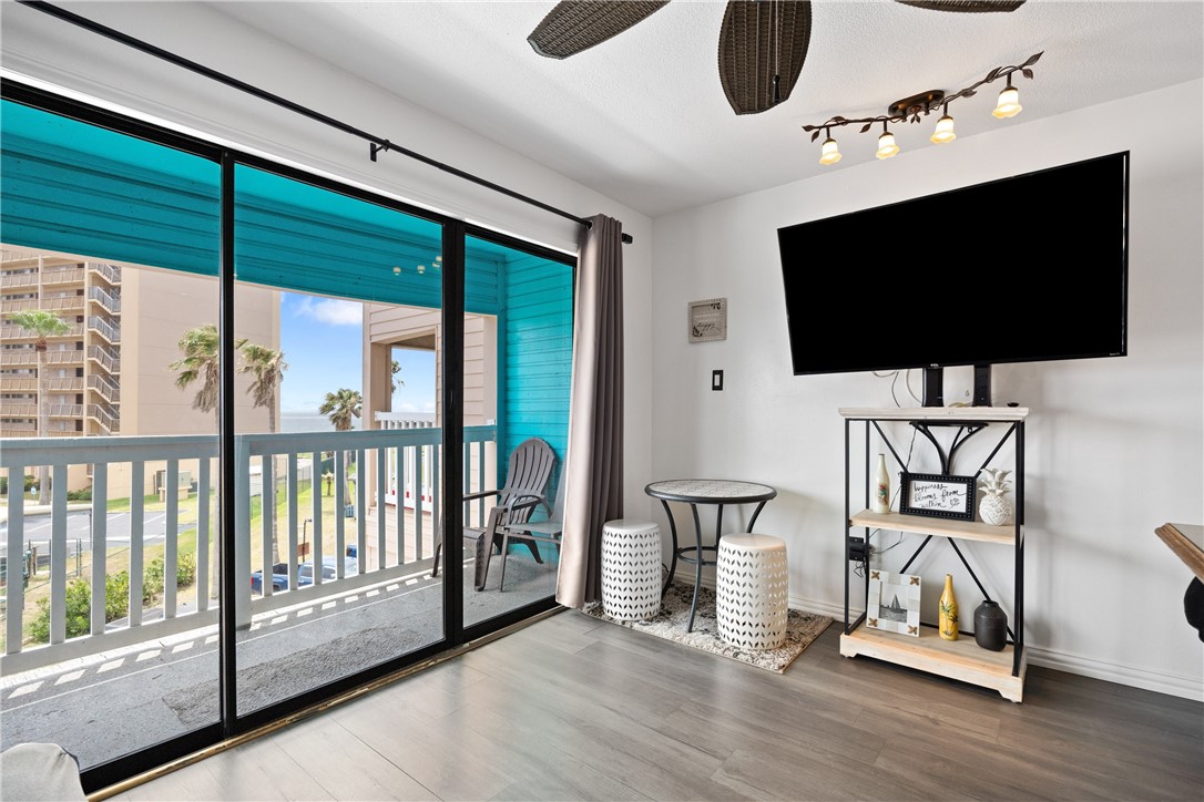 3938 Surfside Blvd 3245