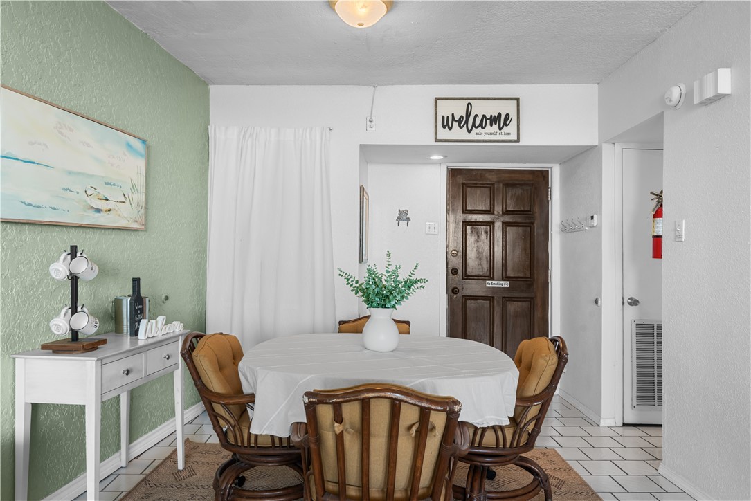 14401 Commodores Dr 101