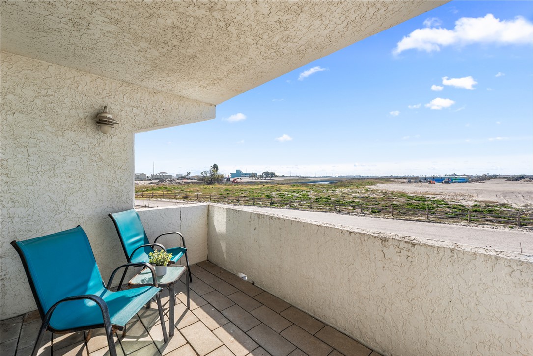 14401 Commodores Dr 101