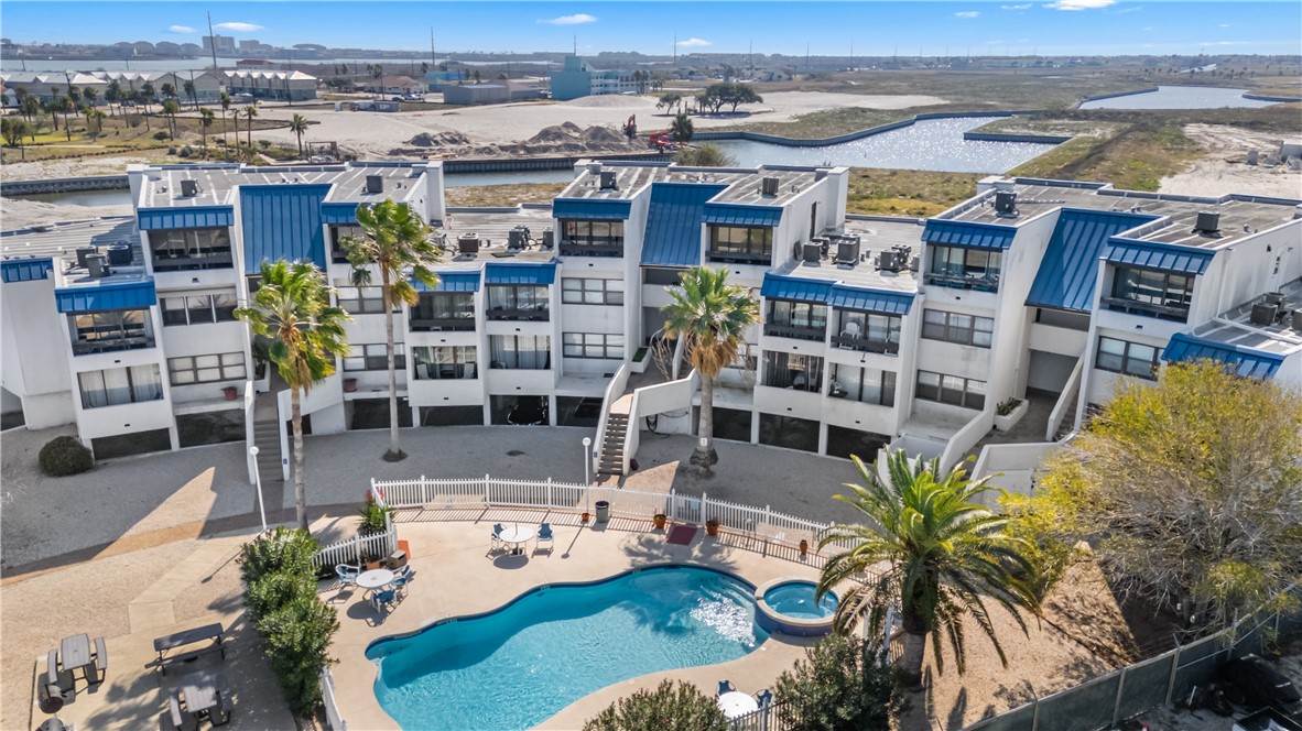 14401 Commodores Dr 101