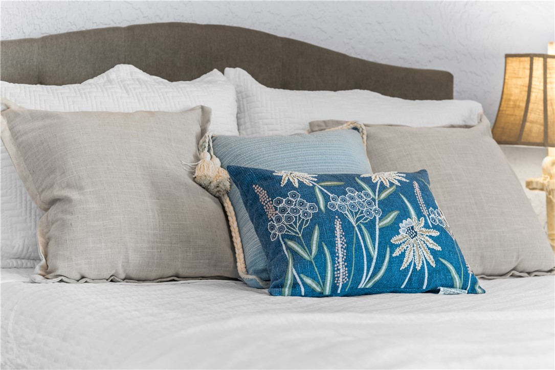 14401 Commodores Dr 101