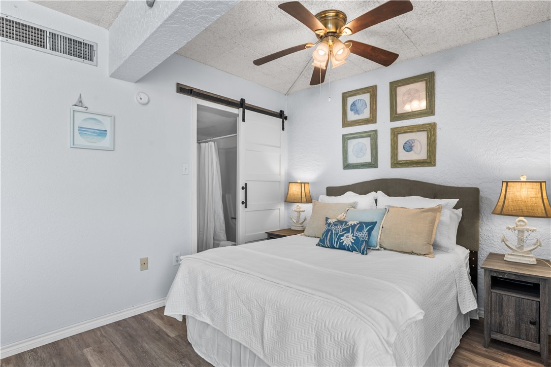 14401 Commodores Dr 101