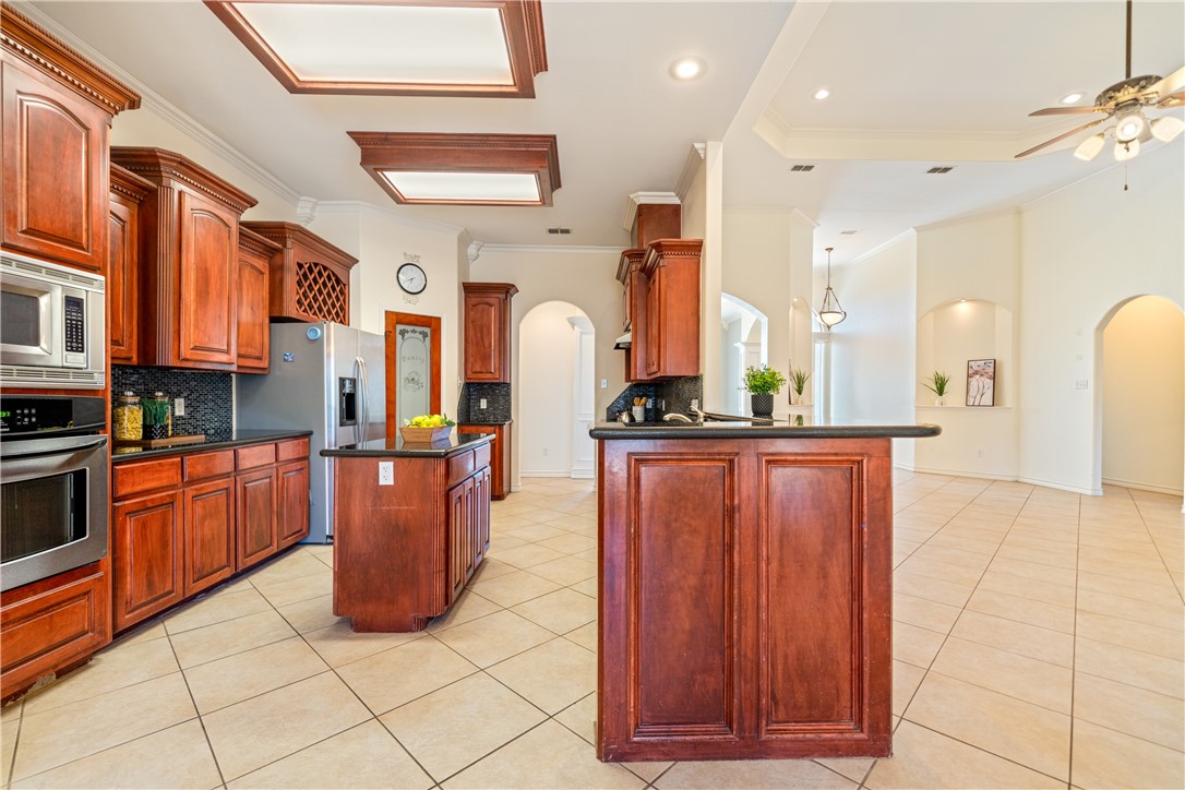 6825 Island Park Ct
