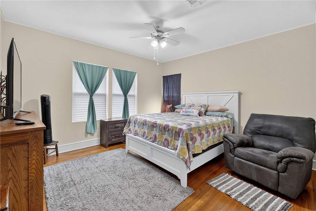 421 Cole St