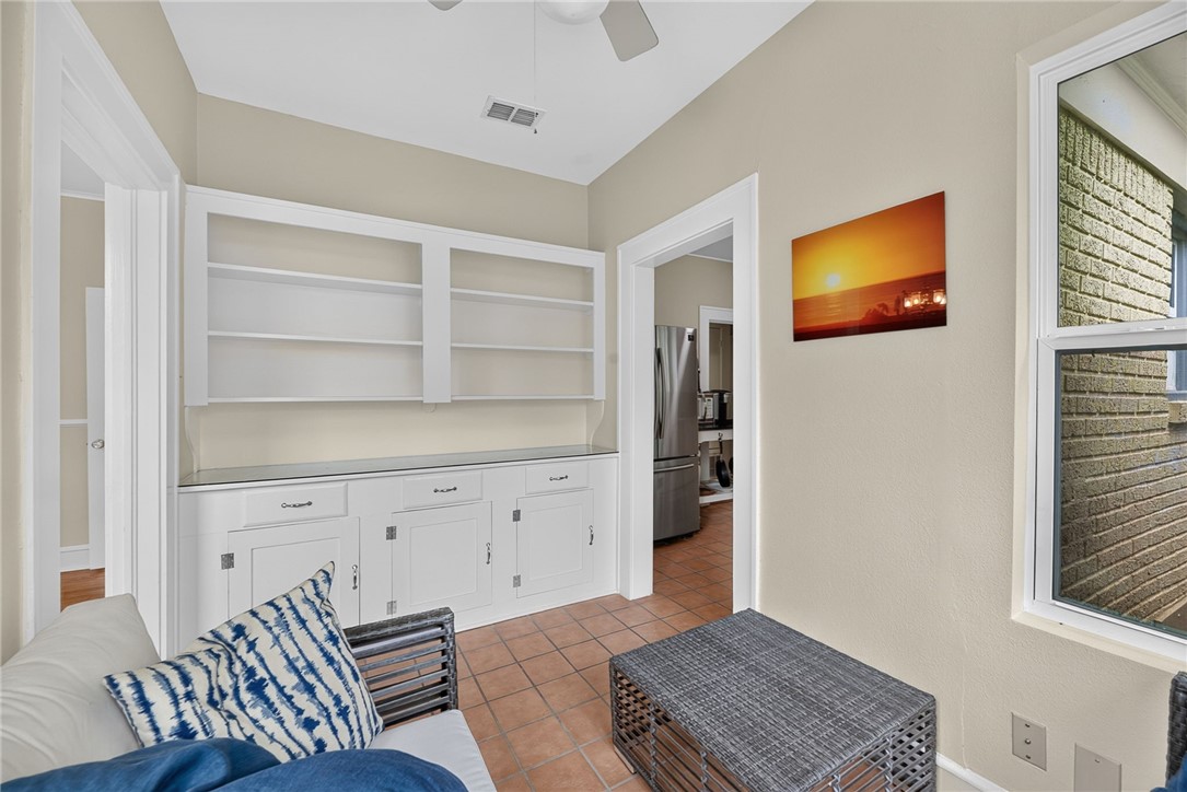 421 Cole St